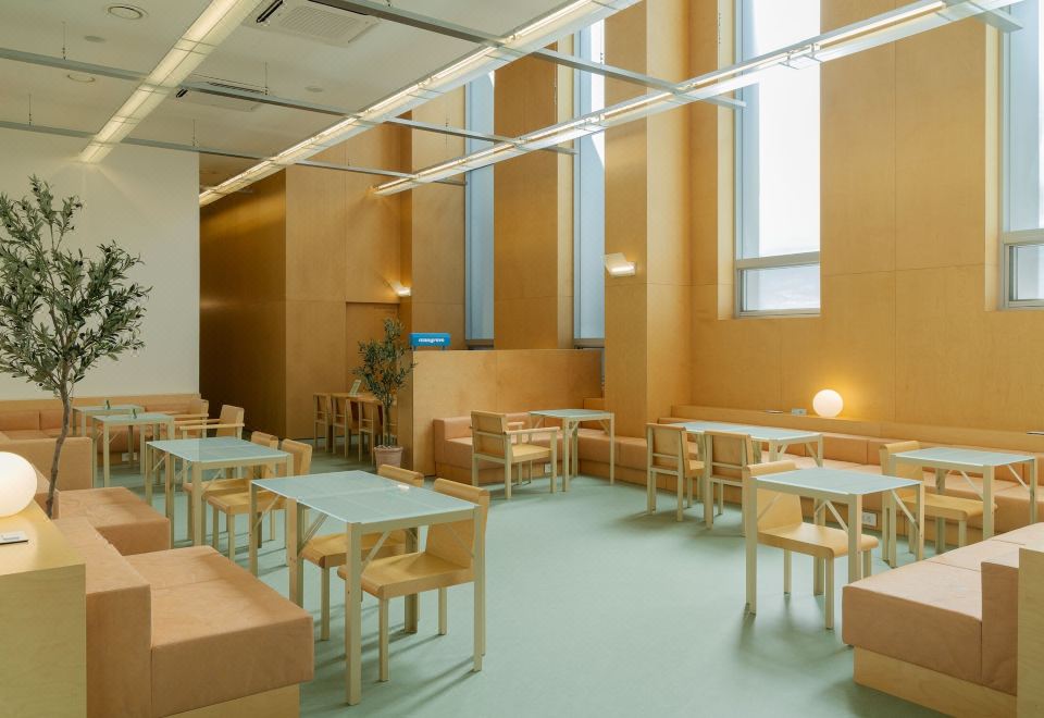 맹그로브 동대문 내부 카페 또는 공용 공간 이미지