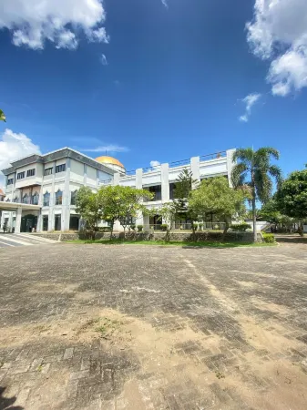 GRAND ROYAL TALIWANG HOTEL Отели в г. Сумбава-Барат