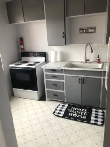 Cute Cozy and clean  apartment in the heart of Buhl.