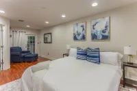 Private Oasis near Springs w/ King Bd + Pool Table