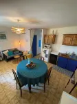 Petite Maison Atypique Avec Jardin Ombagé Parfait Pour des Vacances en Famille - บังกะโล