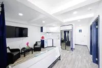 The Rise at Kendal- Modern Apartment with Pool