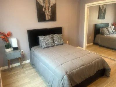 Guest House in the beautiful City of Downey Hotel dekat Downey Theatre