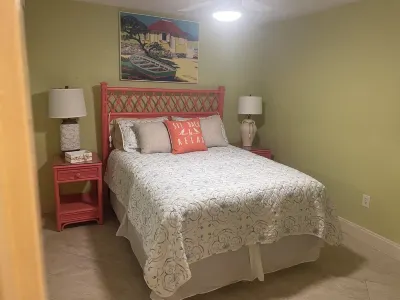 NEW LISTING- Ideal Oceanside Location and Recent Renovation / DREAM Combination!