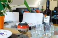 Huge Luxury Modern Penthouse Apartment with King Size Bed Hotel a Huntingdon