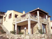 Myrtle apartment on villa with garden facing Tavolara island Hotel in zona Spiaggia di Terrata Nord