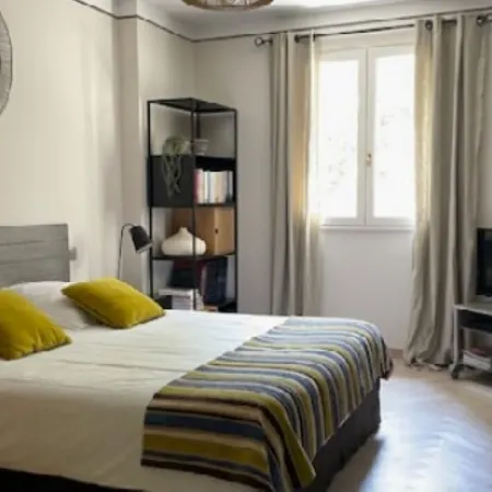 Architect's villa in Luberon pine forest 10 pers