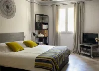 Exceptional Villa in Provence's Luberon Region with a Pool and Breathtaking Views - Pools