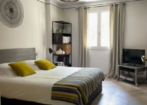 Architect's villa in Luberon pine forest 10 pers
