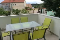 Resindenz Benni 7 with heated pool, Hotel a Medulin