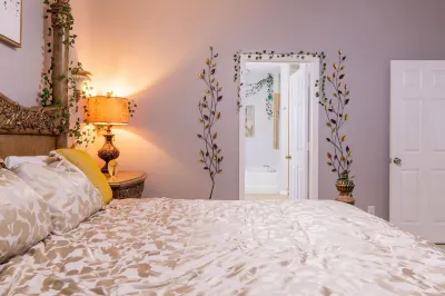 Boho Gator Lux 2 Ft. Myers Hotels near The Shops At Village Walk