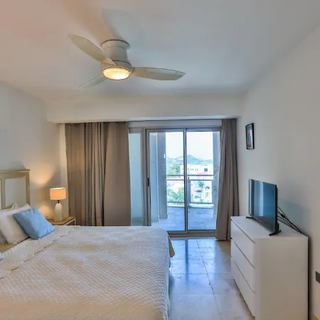 6th- Floor Luxury Condo on the Beach - The CLIFF - Resort with Spa & Restaurant