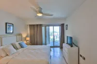 6th- Floor Luxury Condo on the Beach - The CLIFF - Resort with Spa & Restaurant