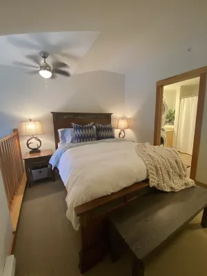 Premium Mountain Views! One bedroom Penthouse Condo in The Lodges at Canmore