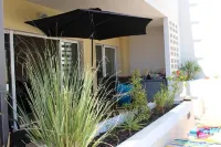 South Facing,Pool,Ground Floor,Garage Parking,150m to Waterfront,Quiet,Secure