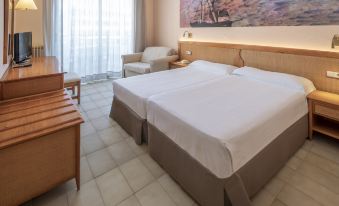 Hotel GHT Oasis Tossa & Spa
