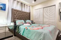 Work & Play: Waterfront 3BR w/ Pool, Fast Wi-Fi, Kayaks, Near Beach, Airport