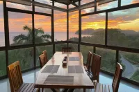 Best View in Samara! 4BR/3.5BTH. Walk to the beach or town.