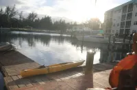 Two Bedroom Condo mins from beach