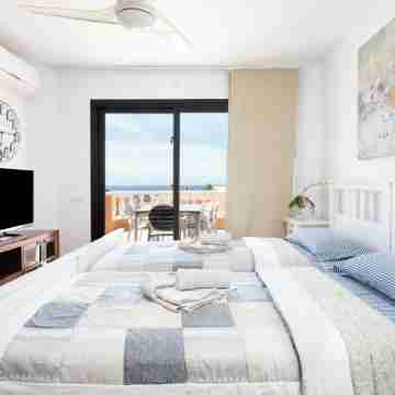 Exclusive Penthouse close to the beach, heated pool, aircondition, dishwasher Rooms