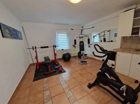 Gemutliche Ferienhaus Petric fur Erholende Urlaub...10 Min.vom Strane und Stadt