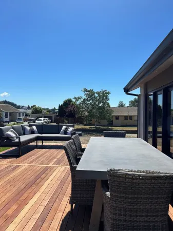 Elevated Mountain Views on Waenga