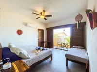 Casa Hermoso Cariño: Madrona Bungalow Hotels in Troncones