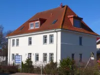 Ren. Apartment very close to the Baltic Sea, central, garden, WiFi, parking by the house