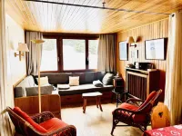 Ski on your feet. On Bellecôte, height of the Alpine Garden. Couffe 1850