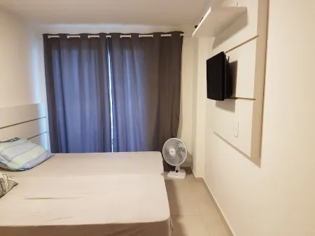 Apartment in front of the big beach with excellent view/unequaled sunset! Отели рядом с достопримечательностью «Praia dos Anjos»