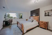 Baker View Lodging with hot tub, sound, mountain, and territorial views.