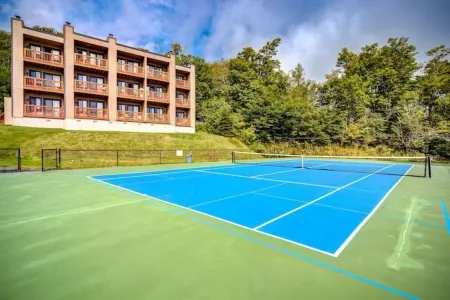 Suite Spot at Sugar- Slope Side Studio! Отели рядом с достопримечательностью «оз. Уайлдкэт»