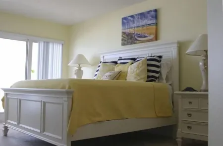 On the Ocean! - Luxury Vacation Rental - Only Monthly Rental