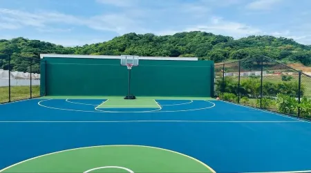 Grand 180° Sea View OceanPointe Отели в г. Лусеа