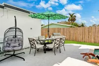 NEW 4BR by the BEACH - with Heated pool - Arcade GAMES