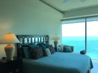 Unsurpassed ocean views - 11th floor Tessoro 1102