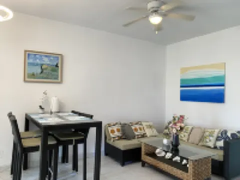 Lovely 2-bedrooms in Venetian Road