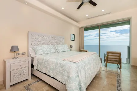 Penthouse at Tessoro with unique views - 1404