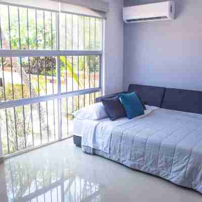 Pool view, Steps from Beach...Brand New Rooms