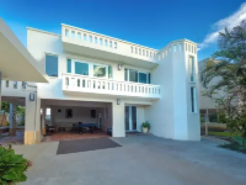 Oceanfront 8-bedroom Villa with Pool, Fully Fenced for Privacy, Incredible Views