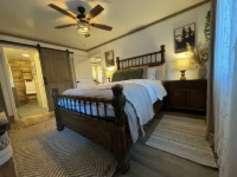 Rustic Solitude 5Bdr/4Bth/2940 sqft Luxury Lodge Hoteles en Modesto