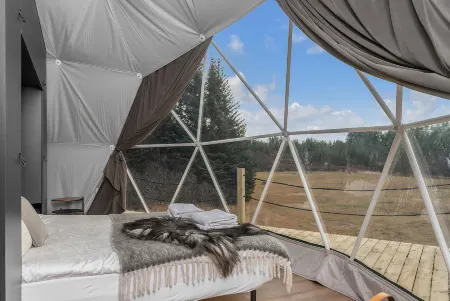 Golden Circle Domes Glamping Experience Отели в г. Селфосс