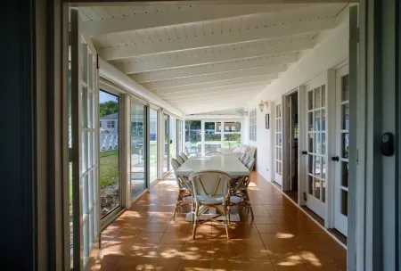 The Captain's House 3 Bed Villa with pool, gardens, peak & ocean views