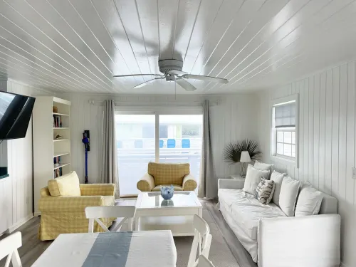 Lovely Villa Steps away from the Beach at Turtle Hill Resort Hotels in Elbow Cay