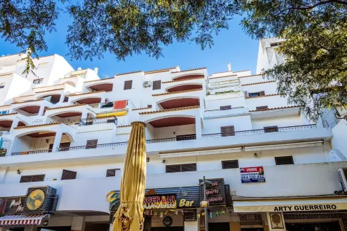 Top renovated apartment with a large terrace in the old town of Albufeira