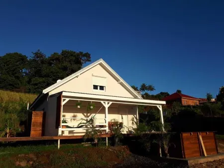 Superb Villa Ti 'Punch modern comfort in Guadeloupe