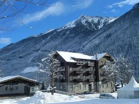 Cosy Apartment In The Center Of Krimml, A Stroll Away From Krimml Waterfalls Отели рядом с достопримечательностью «Wasserwelten Krimml»