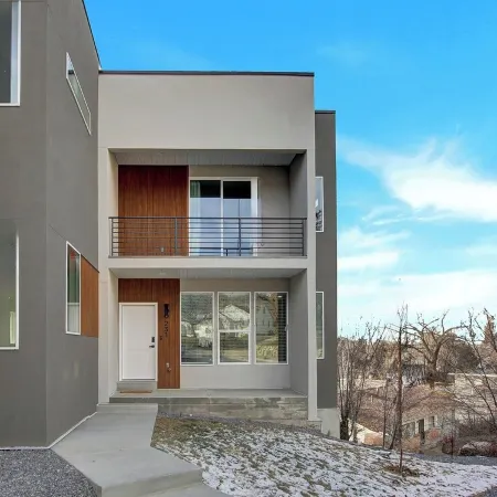 3 en-Suite Bedrooms + Office + Movie Lounge