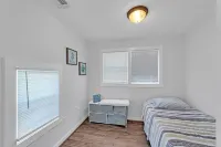 Charming 2-br Home, 4 Blocks To The Boardwalk 2 Bedroom Home - 3-Star