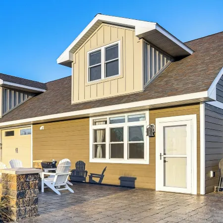 Lakefront Gem: Grills & Fire Pit in Dent
